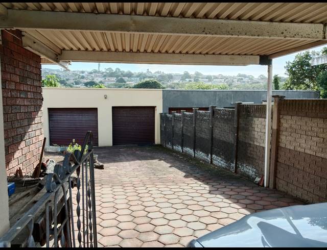 3 BEDROOM HOUSE FOR SALE IN BLUFF